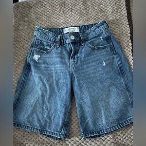 Hollister women’s Faded Blue baggy jorts